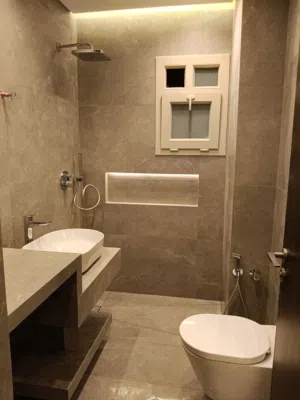 معلم تركيب  Ceramic & Brassline Tiles سيراميك، و بورسلين، شغل باليوميه