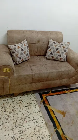 طقم كنب بحالة ممتازة