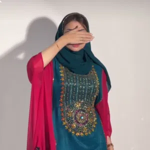 لبسة كلها فخامة من المصممة هياميز ودمج اللون الوردي (الفوشي) مع التركوازي المميز والفخم.