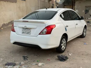 نيسان سني سياره حلوه ومكلف بنشر ليريد يراسل الرقم الموجود