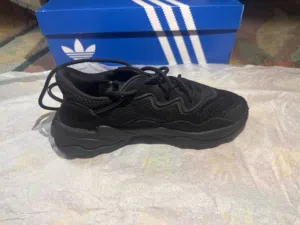 Adidas ozweego black