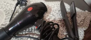سشوار سرعه عاليه ومجفف قوي بارد وحامي ووسط ماركه وستريت شعر لقوه 330 يعمل على تمليس الشعر قوي جدا