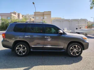 لاندكروز GXR 2014