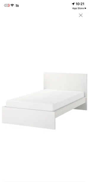 سرير من IKEA