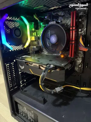 مع الشاشة وماوس وكيبورد