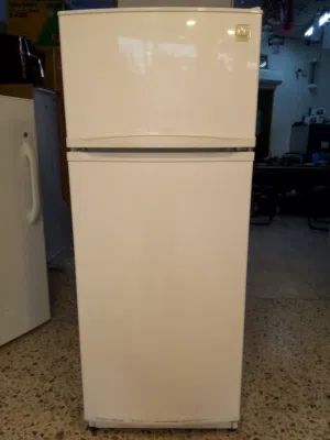 عرض جمعة البيضاء  ثلاجة دايو 241لتر أعلى توفير للكهرباء بحالة الوكالة بسعر 90دينار....