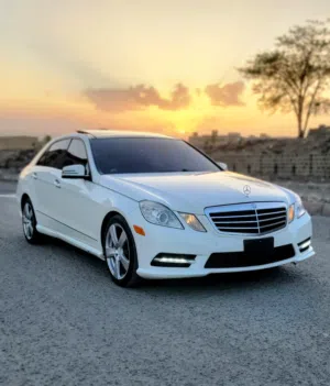 مرسديس E350 11 فتحتين بانورما مقاعد جلد حساسات امامي وخلفي