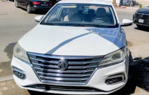 ام جي 5 موديل 2021 بحاله ممتازه محرك 1500cc تامين سنتين البيع علي المنظور مع ANDROID CAR PLAY