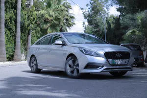 Hyundai . Sonata . Daily3