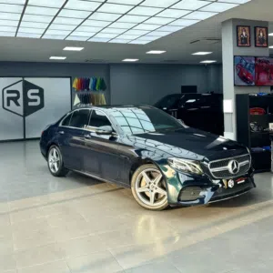 مرسيدس E300 بحالة الوكاله