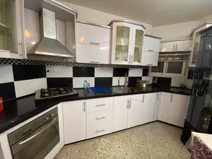 ٣ غرف نوم . حمّامين . 100 م٢0