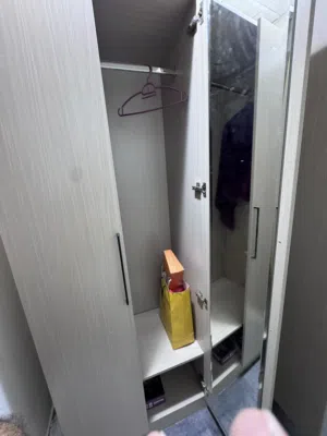 خزانة ملابس