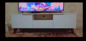طاولة تلفزيون للبيع