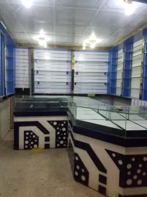 فرصة لأصحاب المشاريع.. ديكور محل متكامل وراقي للبيع في صنعاء