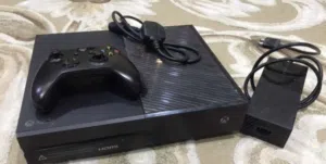 اكس بوكس نضيف للبيع مستعمل السعر رخيص مرا ومافيه حساب وا ماقد انفكت منه قطعه