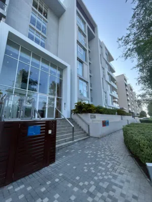Almouj 2 bedroom swimming pool ,private onsite gym (male female)