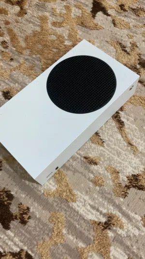اكس بوكس سيريس اس مع زوز قبضات الباكو موجود مش مستخدم هلبا