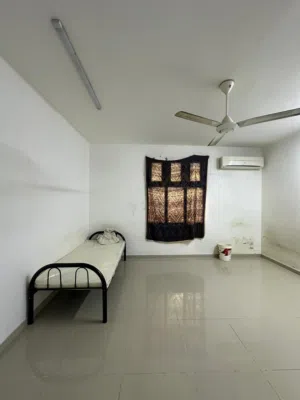 ROOM FOR RENT . ATTACHED BATHROOM WITH COMMON KITCHEN