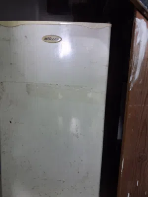 اعلان هام جدا  يوجد لدينا ثلاجه للبيع انفيرتر 80 وات شغاله مكفوله افحص الثلاجه مكتبيه و يوجد بها فري