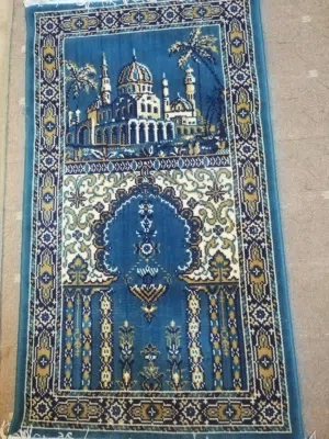 سجادة ممر لون اخضر ..