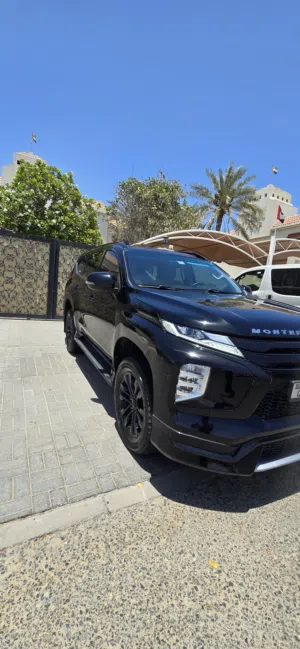 Mitsubishi Montero sports  2023 first owner under warranty.