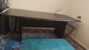 طاوله ثقيله