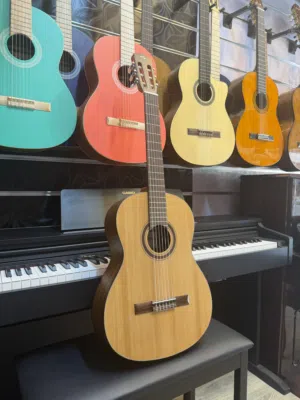 جيتار قرطبة - Córdoba C3