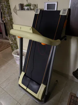 جهاز مشي شبه جديد من شركة Techno Gear