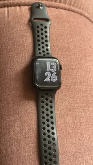 Apple Watch Series 8 nike 45mm اسود