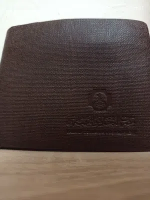 للبيع محفظه شبه جديده