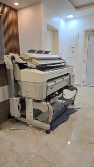 للبيع فقط طابعة Epson SureColor SC-T5200