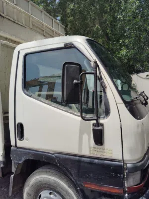 Mitsubishi canter 2000 model