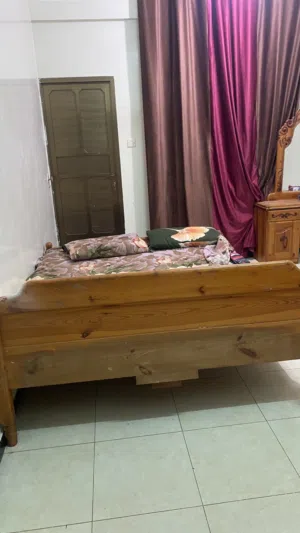 اثاث شقه للبيع مع مكيفات وفرن