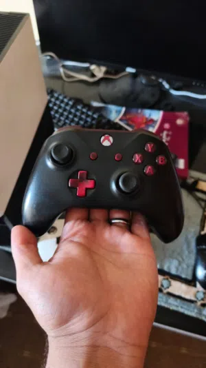 مطلوب ايد xbox own او سيريس مستعمل او خربان قطع
