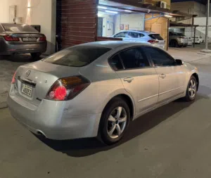 Nissan altima 2010/ quick sale