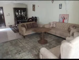 شقه بين المندره والعصافره تاني نمره من البحر 165 متر  تري البحر رؤيه جانبيه رائعه