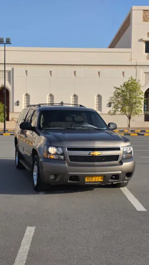 Used Chevrolet Suburban in Al Dakhiliya