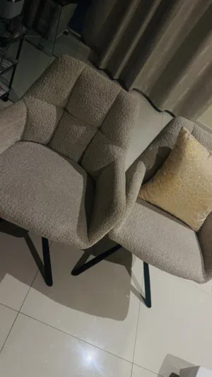 اثاث للبيع مستخدم لمدة 8 اشهر فقط نضيف و حالة ممتازة