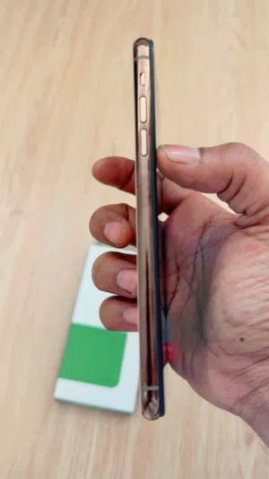 Apple iPhone 11 Pro Max 256 GB in Al Sharqiya