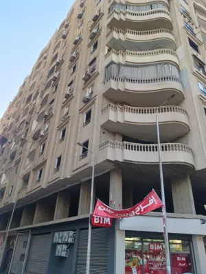 160 m2 3 Bedrooms Apartments for Sale in Giza Mariotia