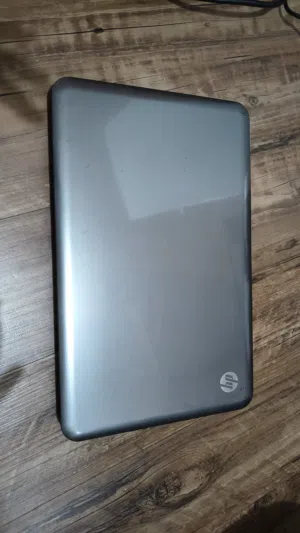 Selling 2 laptops together as a bundle for spare parts, scrap, or fixers.