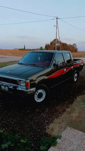 نيسان 1992 للبيع