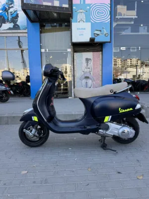 Vespa lx150i.e (italy)
