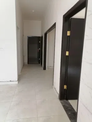 شقة حديثة تؤجر للمتزوجين حديثاً و العوائل الصغيرة للإيجار في الاكوات موقع سكني