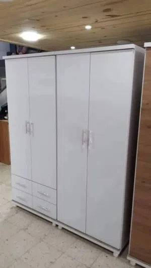 خزانة ملابس 4 ابواب مع جوارير عملية