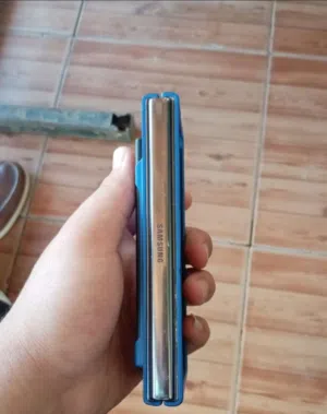 Samsung Galaxy Z Fold 4 512 GB in Zarqa