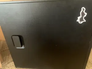 للبيع كمبيوتر مكتبي والعاب خفيفه