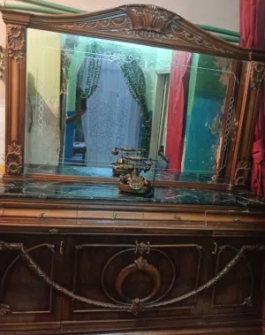بوفيه من زمن الفن القديم