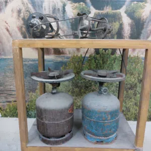 أنبوبة بشعلة
