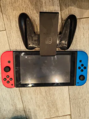 Nintendo Switch V2 للبيع